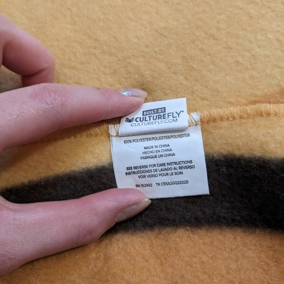 RARE LIMITED EDITION ACNH BELL BLANKET‼️ - Picture 3 of 6